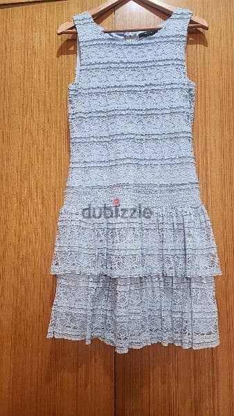 Vila london blue lace ruffle dress size medium 38. فستان دانتيل كشكش 5