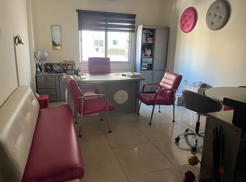 Cute office For Sale In Commercial Center In Zalkaمكتب جميل للبيع 0