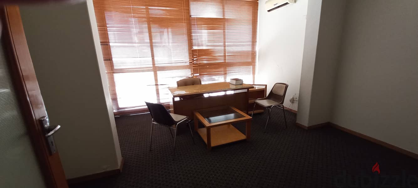 Huge Office for rent in Jal el Dibمكتب ضخم للايجار بجل الديب 0