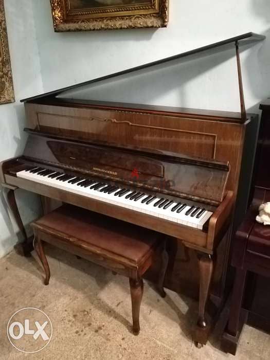 بيانو هوفمان صنع شركة المانية ٣ بيدال رائع جدا شبه جديد صوت نقي مكفول 1
