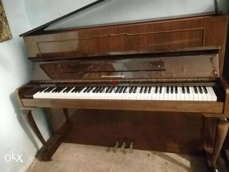 بيانو هوفمان صنع شركة المانية ٣ بيدال رائع جدا شبه جديد صوت نقي مكفول 4