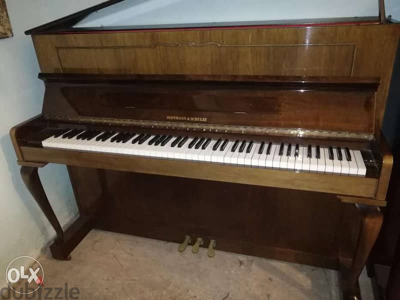 بيانو هوفمان صنع شركة المانية ٣ بيدال رائع جدا شبه جديد صوت نقي مكفول 5