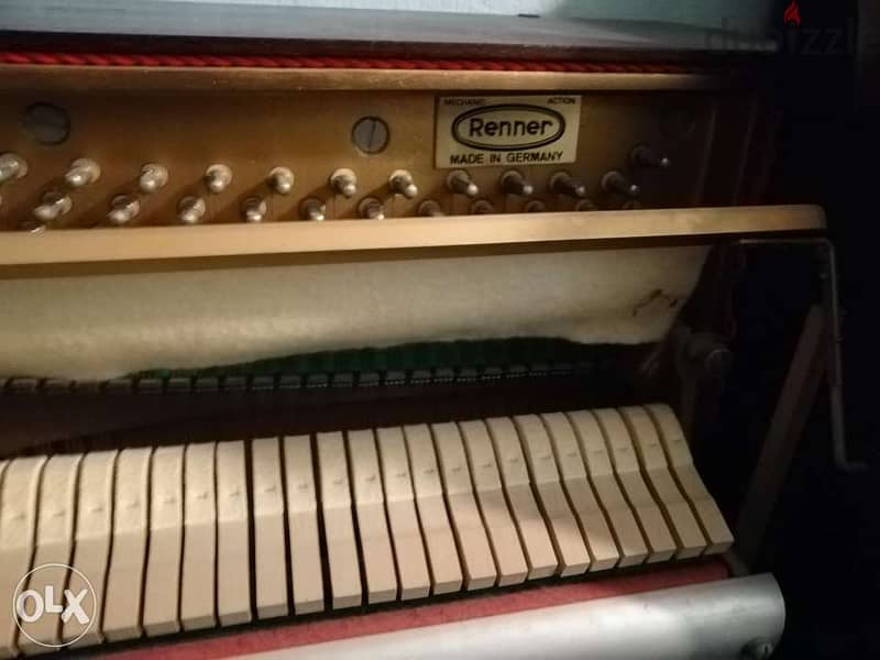 بيانو هوفمان صنع شركة المانية ٣ بيدال رائع جدا شبه جديد صوت نقي مكفول 6