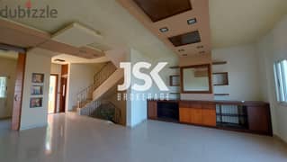 L12558-Private High End and Decorated Triplex for Rent In Aamchit
