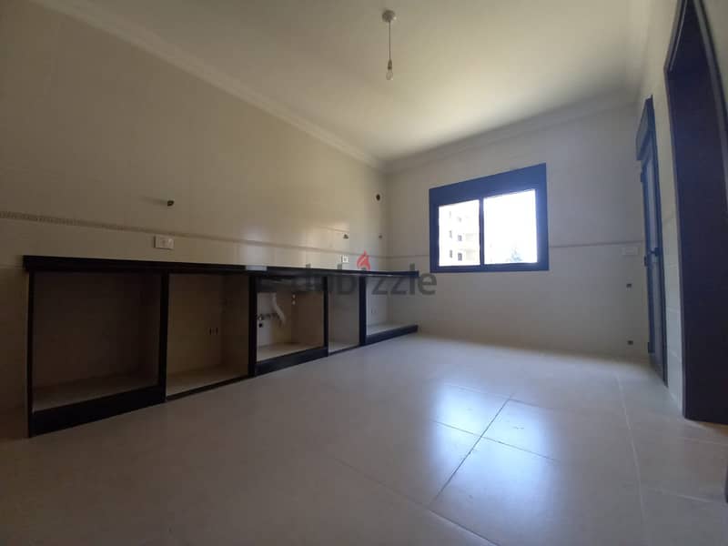 A 200 m2 apartment having an open sea view for sale in Batroun 2