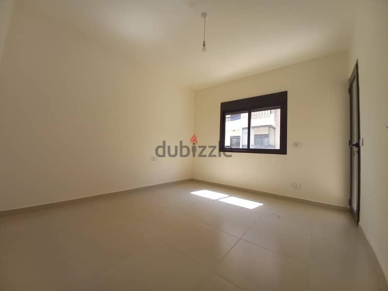 A 200 m2 apartment having an open sea view for sale in Batroun 4
