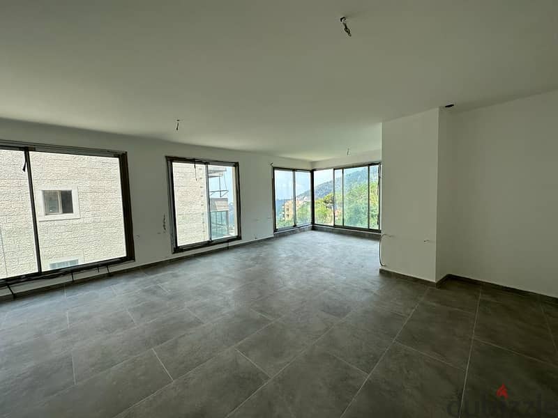 190M2 New Deluxe  Apartment in Mar Chaaya - شقة فخمة للبيع في مار شعيا 2
