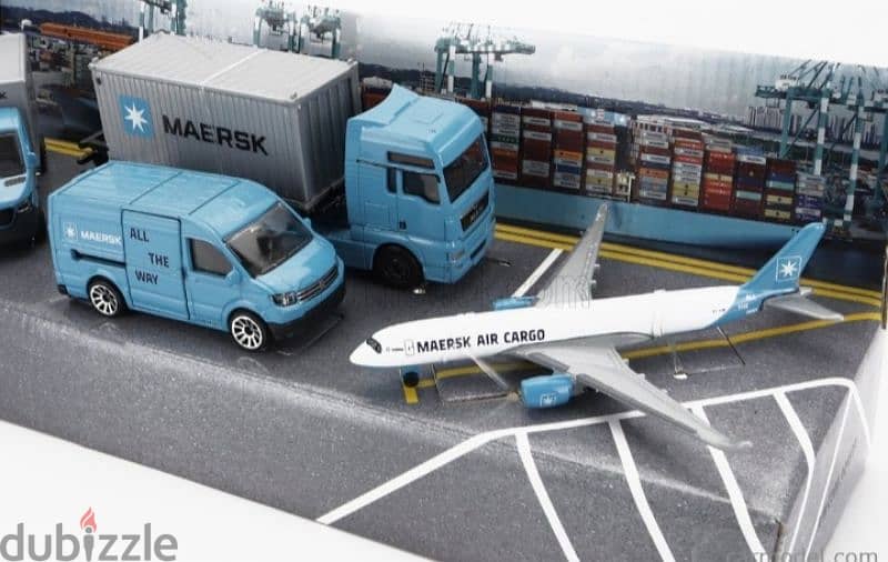 Maersk Logistics (4 items set) diecast car model 1;64. 3