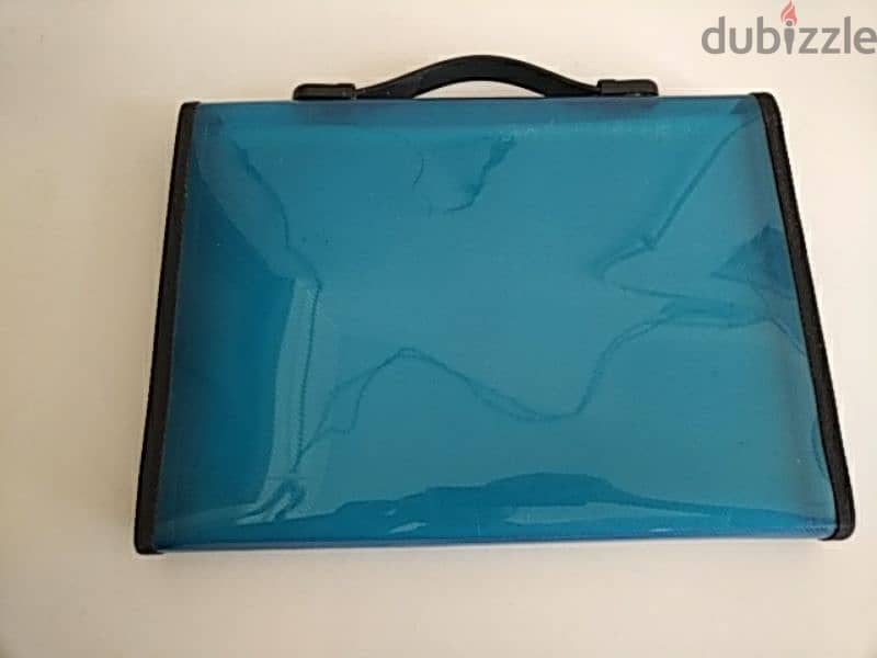 Folders suitcase - Not Negotiable 1