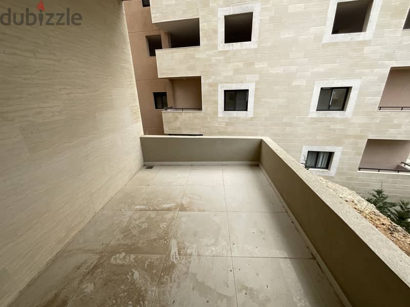 RWB123AH - Apartment for sale in HBOUB Jbeil with a small Terrace 4