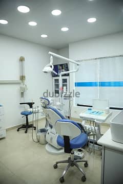 Dental assistant       مساعدة طبيب أسنان