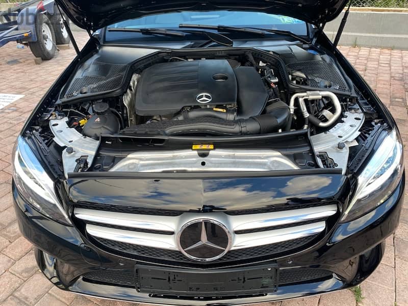 Mercedes C300 2019 Black 18