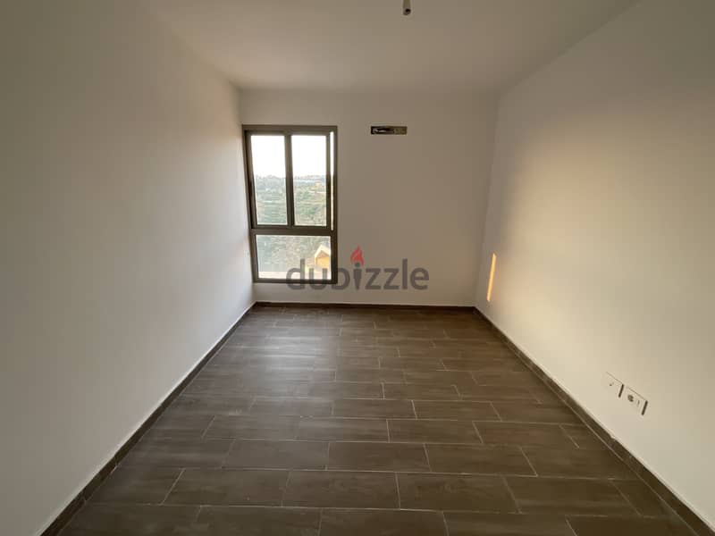 RWB137AH - Triplex Apartment for Sale in HBOUB Jbeil شقة للبيع في جبيل 4