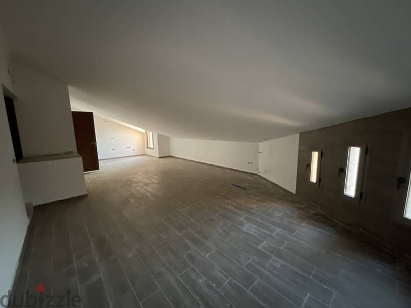 RWB137AH - Triplex Apartment for Sale in HBOUB Jbeil شقة للبيع في جبيل 5