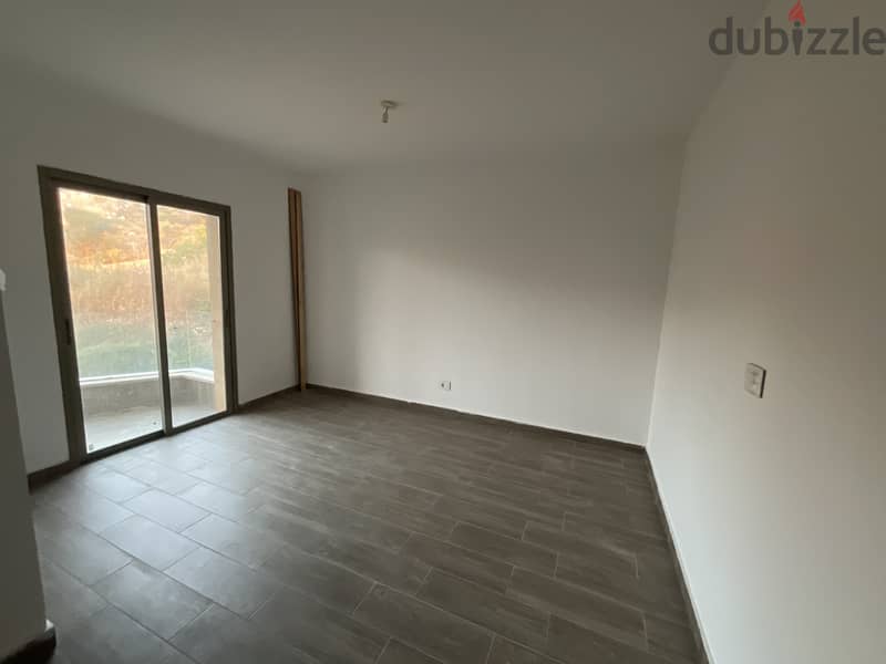 RWB138AH - Triplex apartment for sale in Hboub Jbeil شقة للبيع في جبيل 7