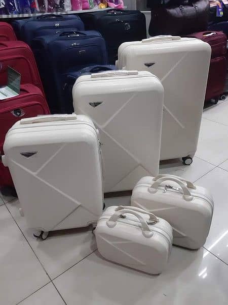 SuperSpace, Fully Lined and Expandable Travel suitcase set of 5 bags 0