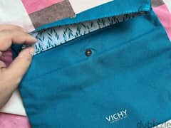 special Makeup bag green from vichy laboratoires