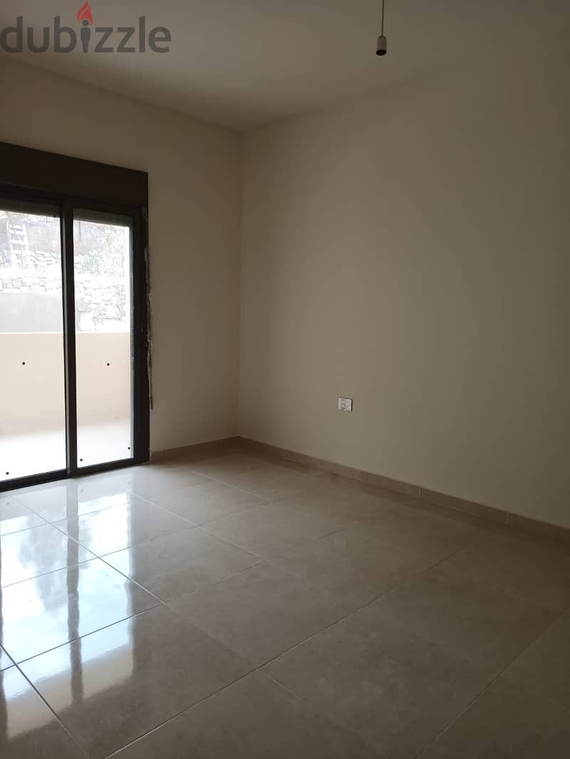 A 130 m2 apartment with nice view for sale in Mazraat yachouh 4
