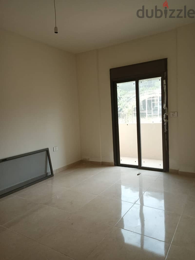 114 m2 apartment for sale in Mazraat yachouh, calm area with nice view 5