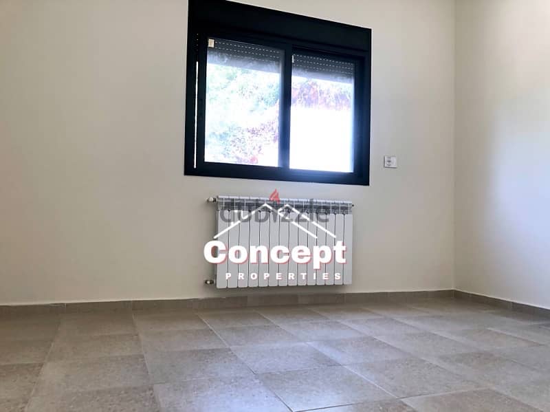 Beautiful & new apartment with terrace & Mountain View in Baabdat 4