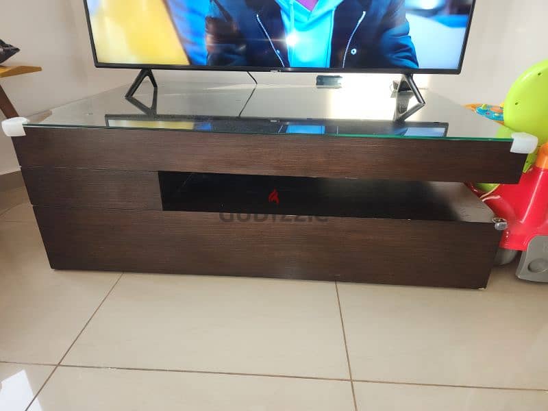 Very good condition 2 in 1 coffee table 2