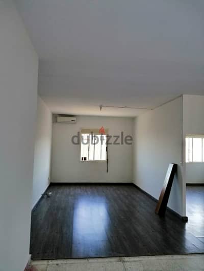 140 SQM Shop/Office for Rent in Qornet El Hamra, Metn