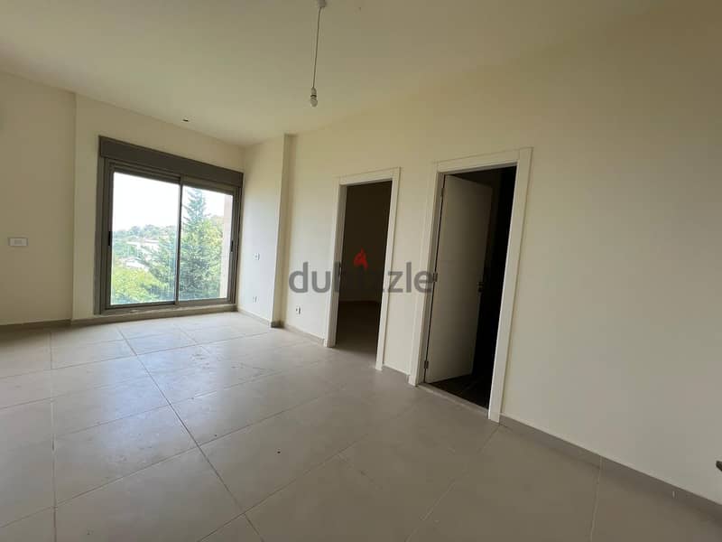 Decorated 336m2 apartment + mountain/sea view for sale in Adma 15
