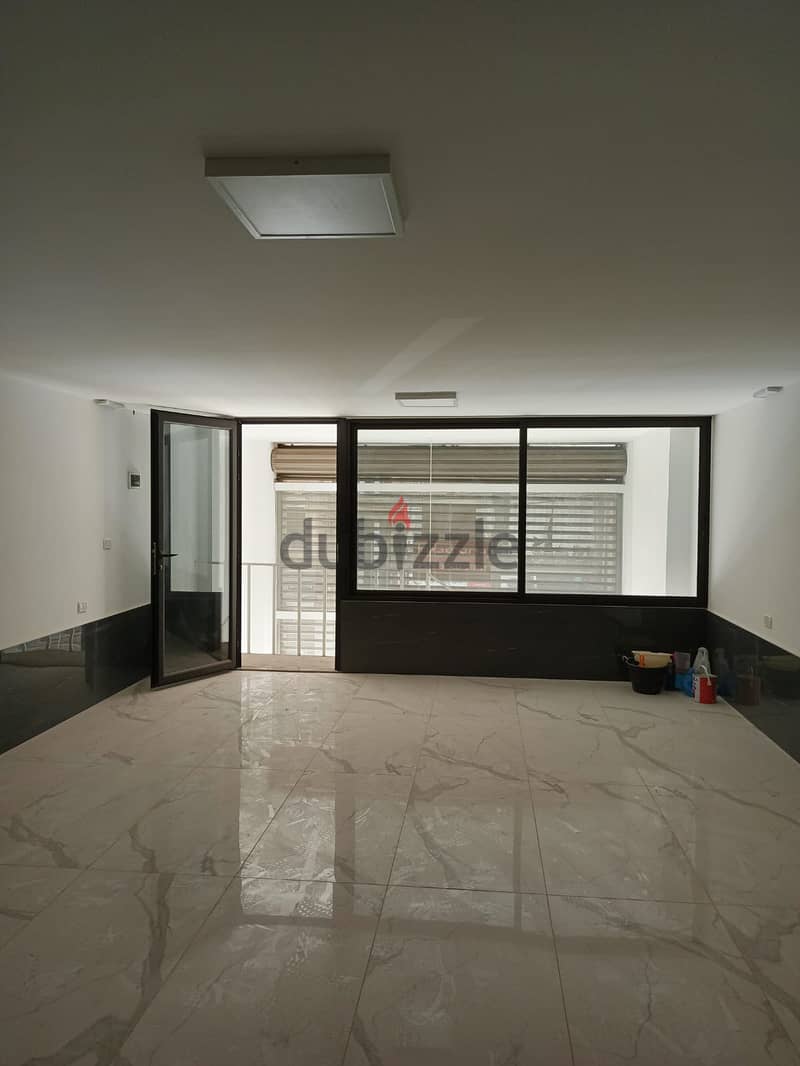 A decorated 95 m2 commerical store for rent in Zalka 5