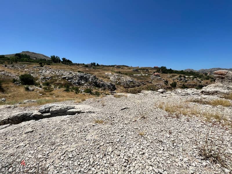 800 m2 land + mountain view for sale in Laqlouq أرض للبيع في اللقلوق 2