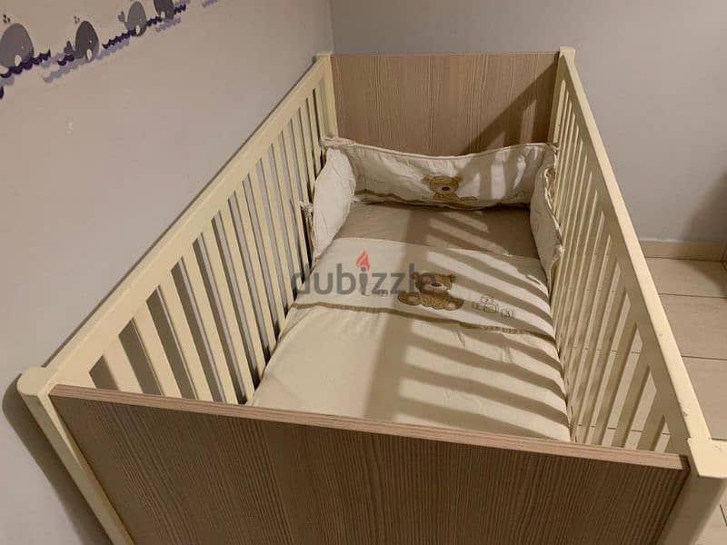 Kids crib. up to 7 years old 0