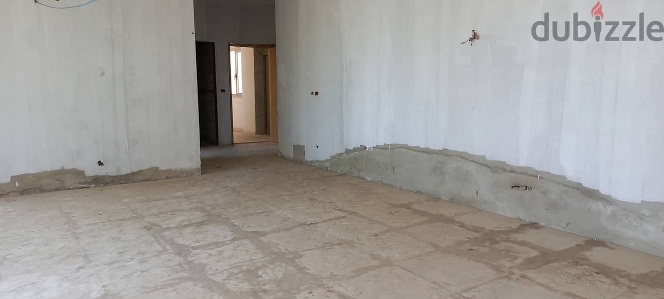 Core and Shell for sale in Jal El Dibشقة غير مكتملة البناء برسم البيع 1