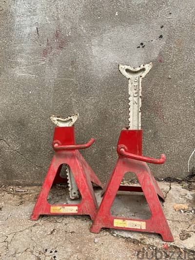 two car jacks