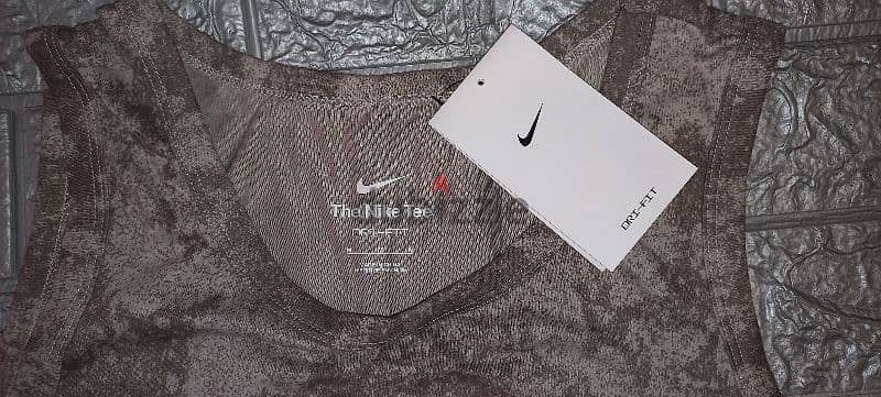 Original Nike still in tag Size M/L 1
