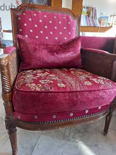 4 antique arm chairs with hight table every chair 100$