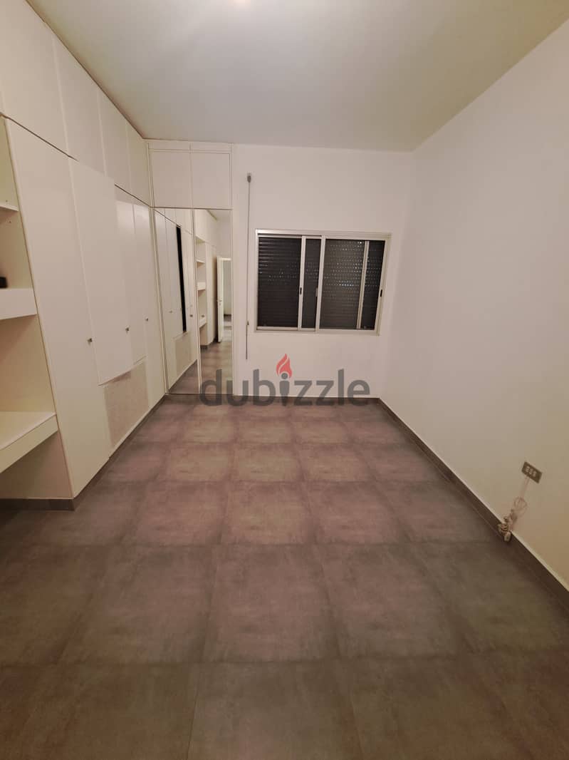 Apartment 220Sqm for sale in Mtayleb 12