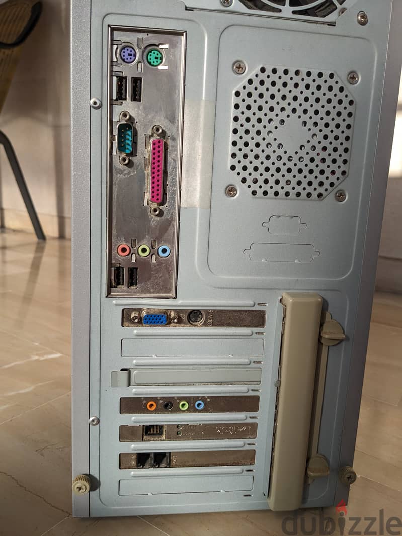 Full PC with old parts in great condition, with solid metal case 3