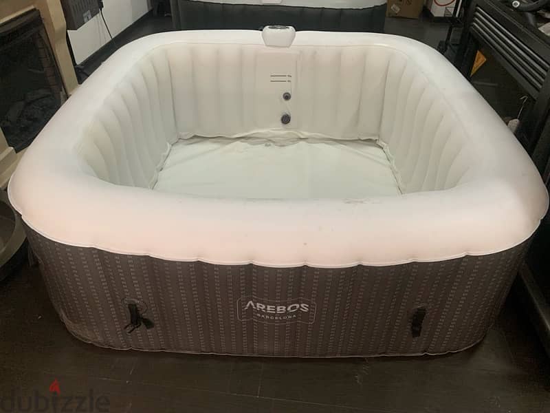 outdoor jacuzzi spa 1