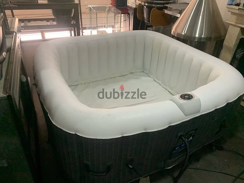 outdoor jacuzzi spa 2