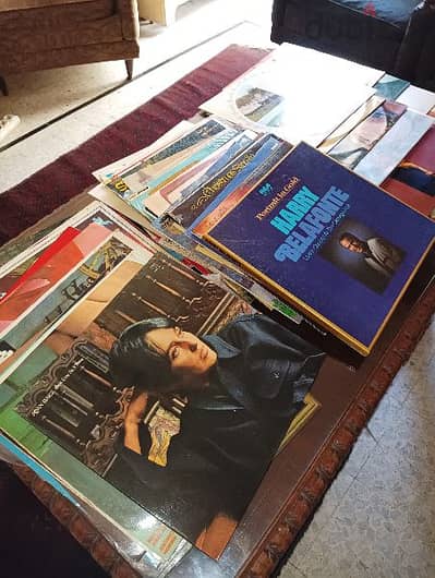 مجموعة قديمة أصلية من الأسطوانات الفينيل Vinyl