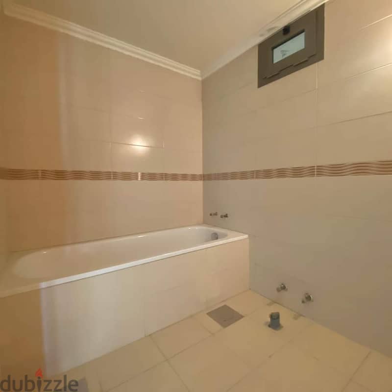 Luxurious 190 m2 apartment for sale in Zalka with a good view 10