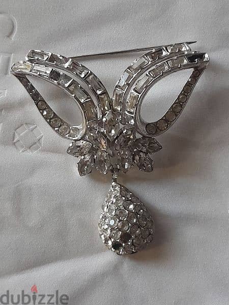 Broche faux bijou 0