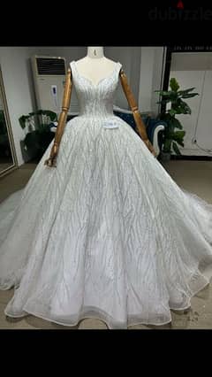 wedding dress (new) 1300$