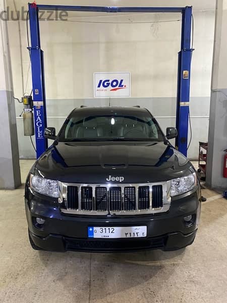 jeep grand cherokee 2011 $12,000$ 0