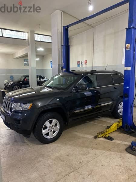 jeep grand cherokee 2011 $12,000$ 1