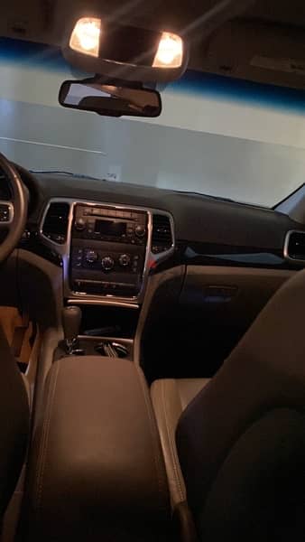 jeep grand cherokee 2011 $12,000$ 5