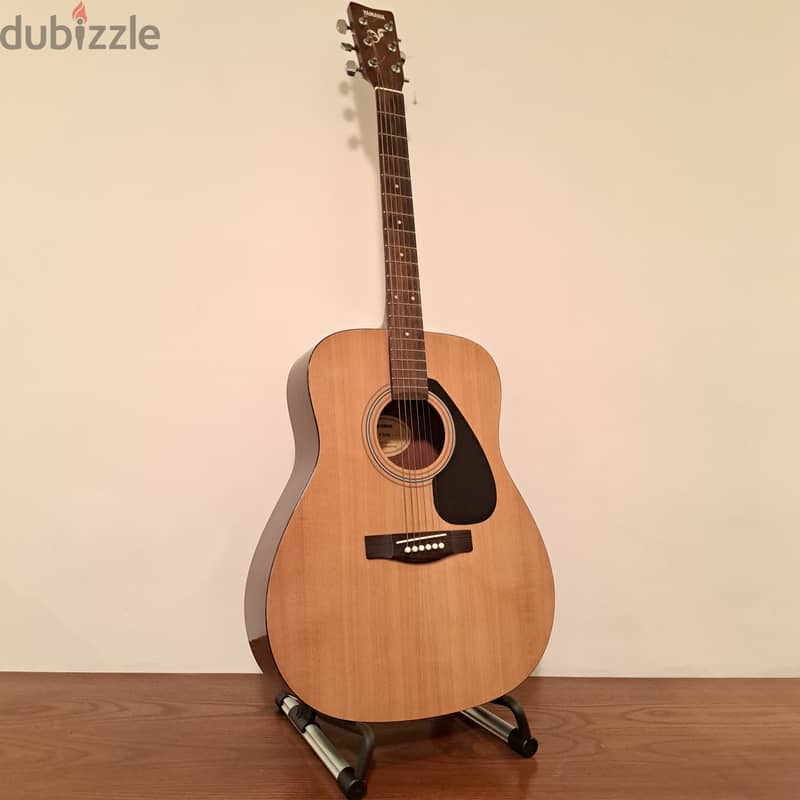 Yamaha F310 Acoustic guitar 0