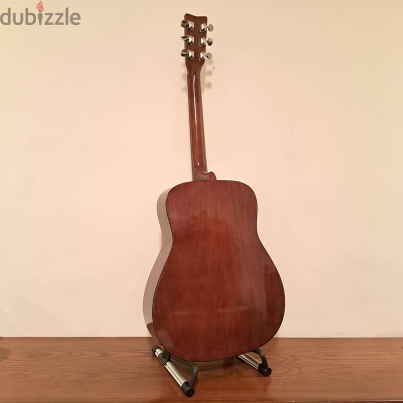 Yamaha F310 Acoustic guitar 1