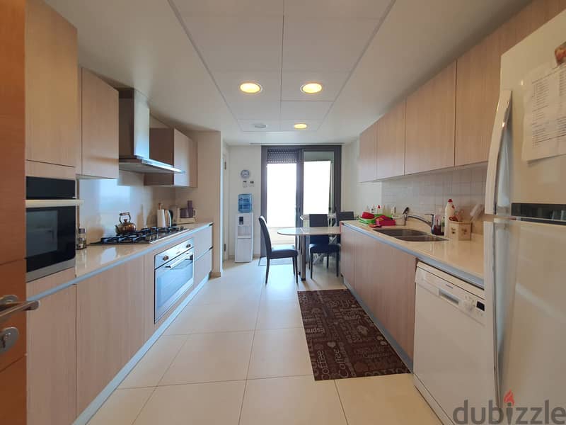REF#AC94333! !Waterfront City, 300 SQM Four Bedrooms. 5