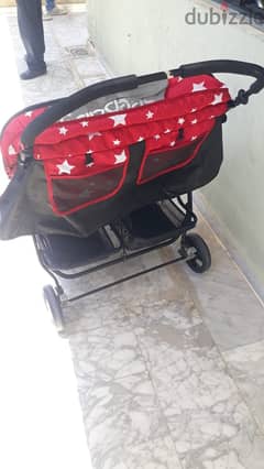 twin stroller in excellent condition