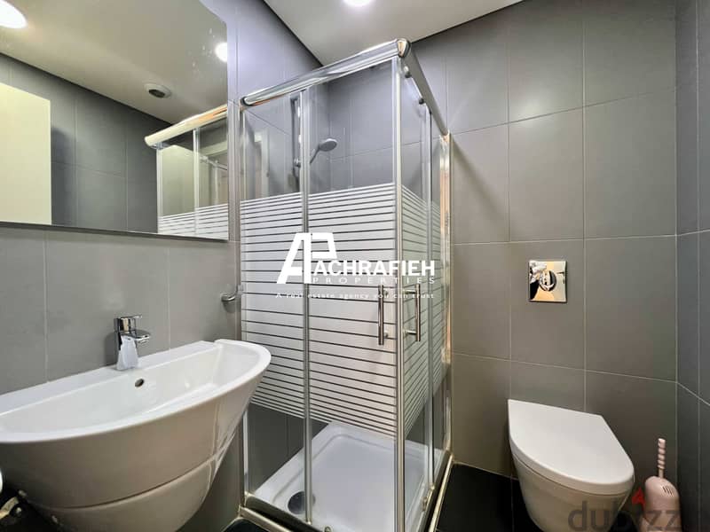 300 Sqm - Apartment For Rent In Achrafieh - شقة للإجار في الأشرفية 13